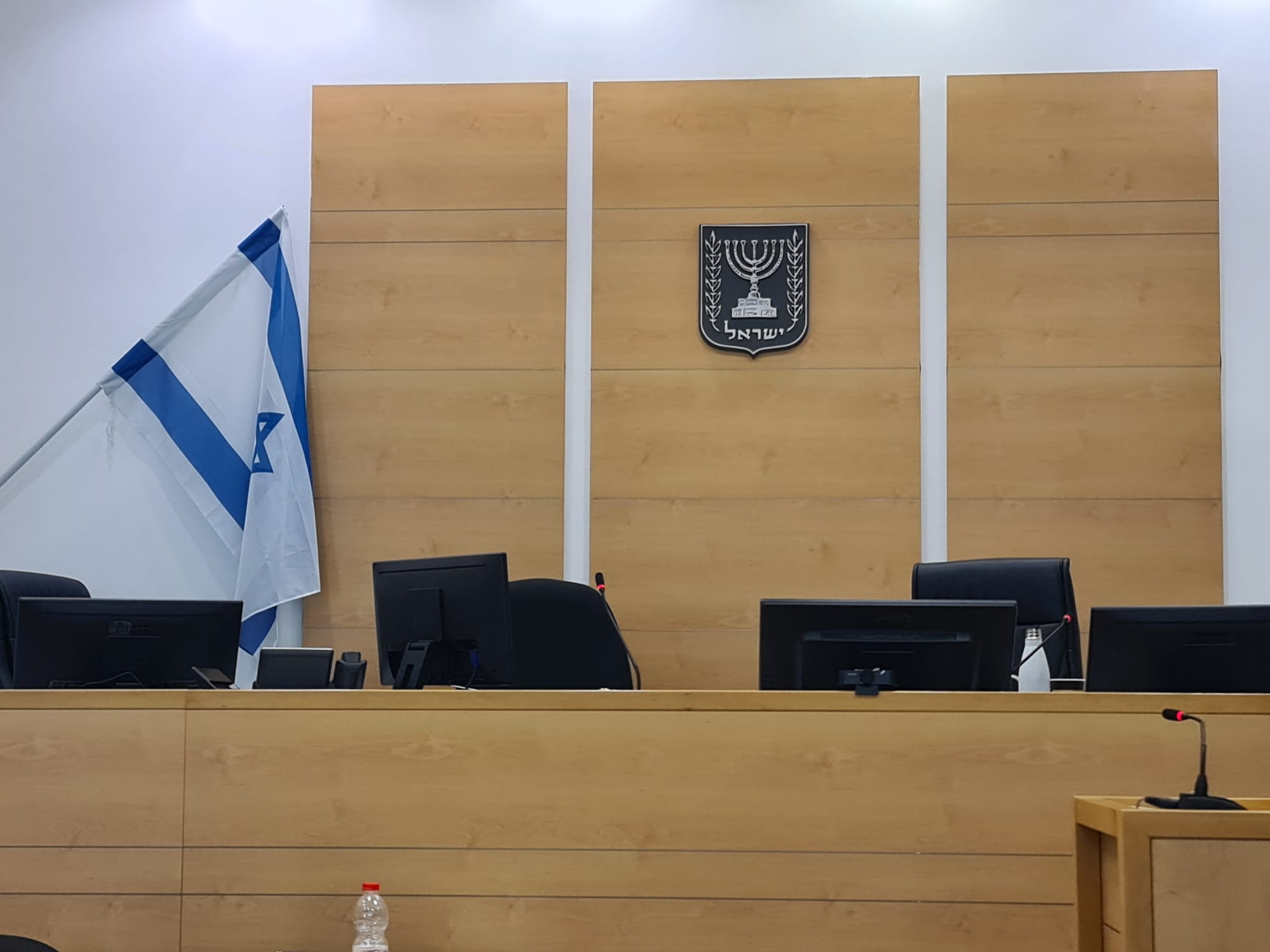 פטיש בית משפט - שלילת רישיון קבלן